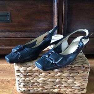 Vintage Ros Hommerson black point square toe heels in size 8.5